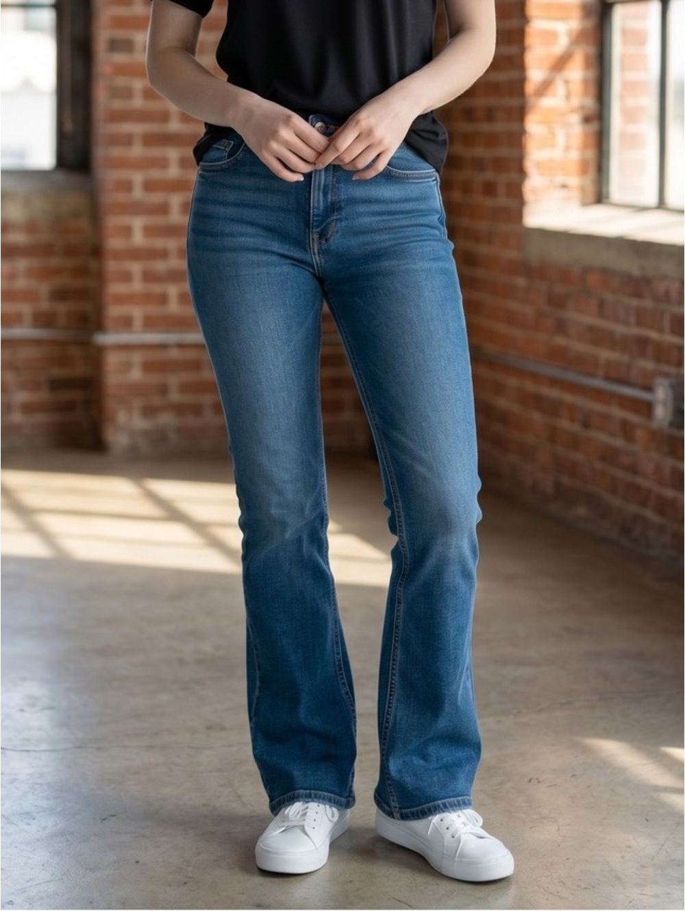 Fashion Nova Blue Denim Flare Jeans Size 7 Stretch Mid Rise NWOT